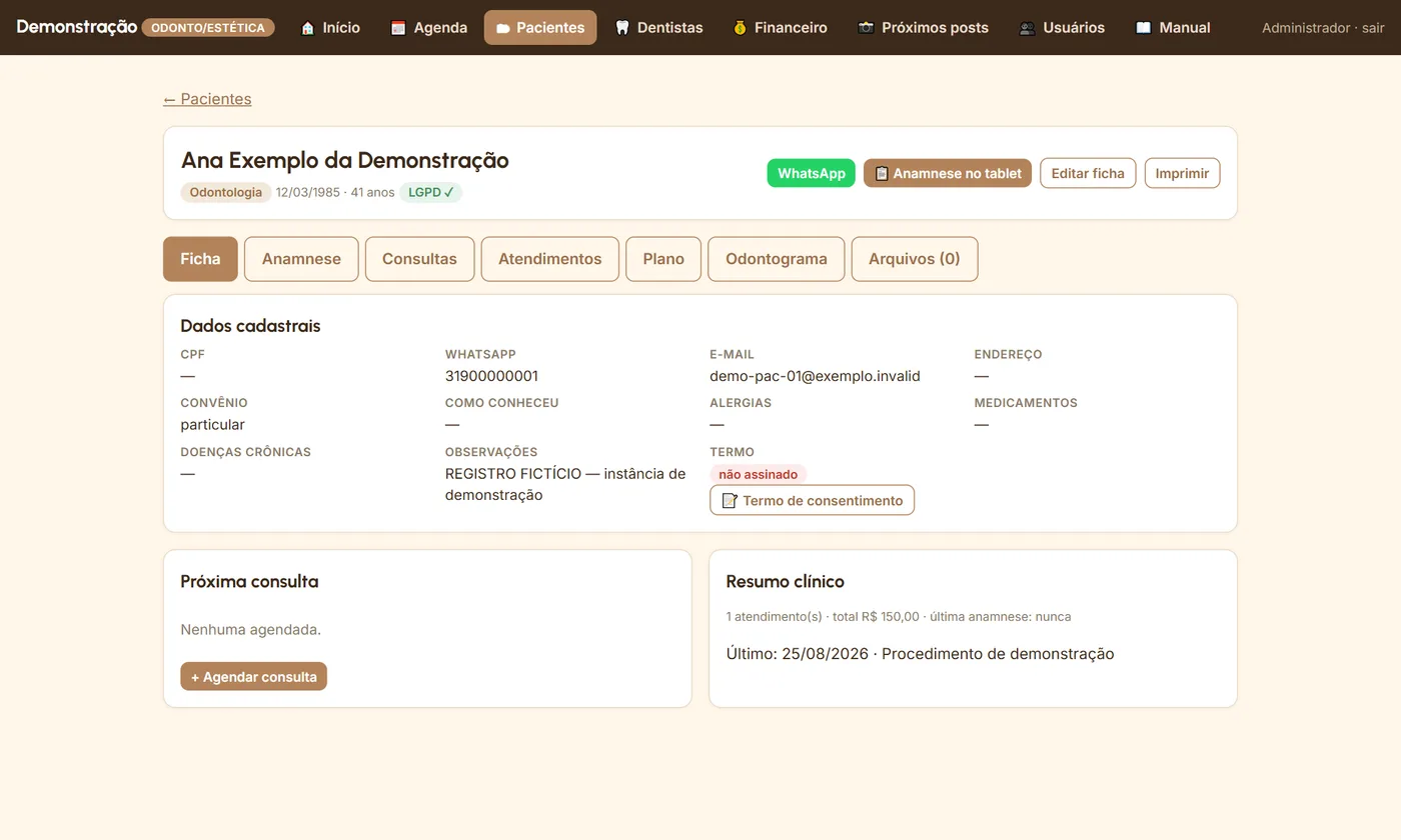 Ficha do paciente com histórico e anamnese